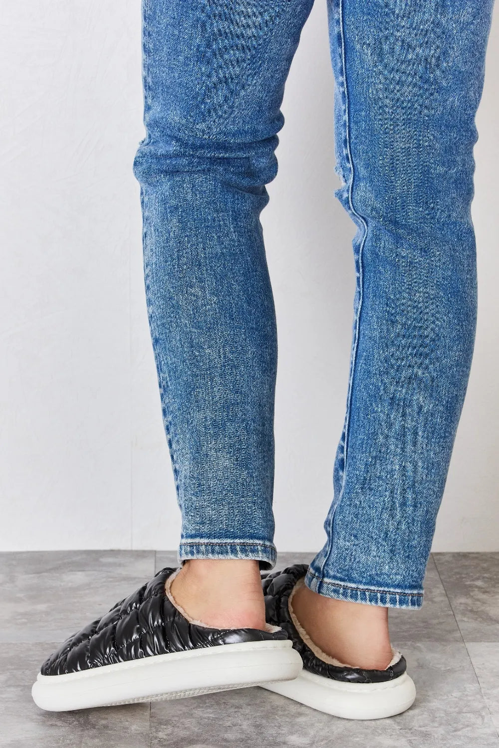 Melody Puffer Plush Slippers 69feaf47-3da1-4a5d-861b-7b62aebb2bac-Max