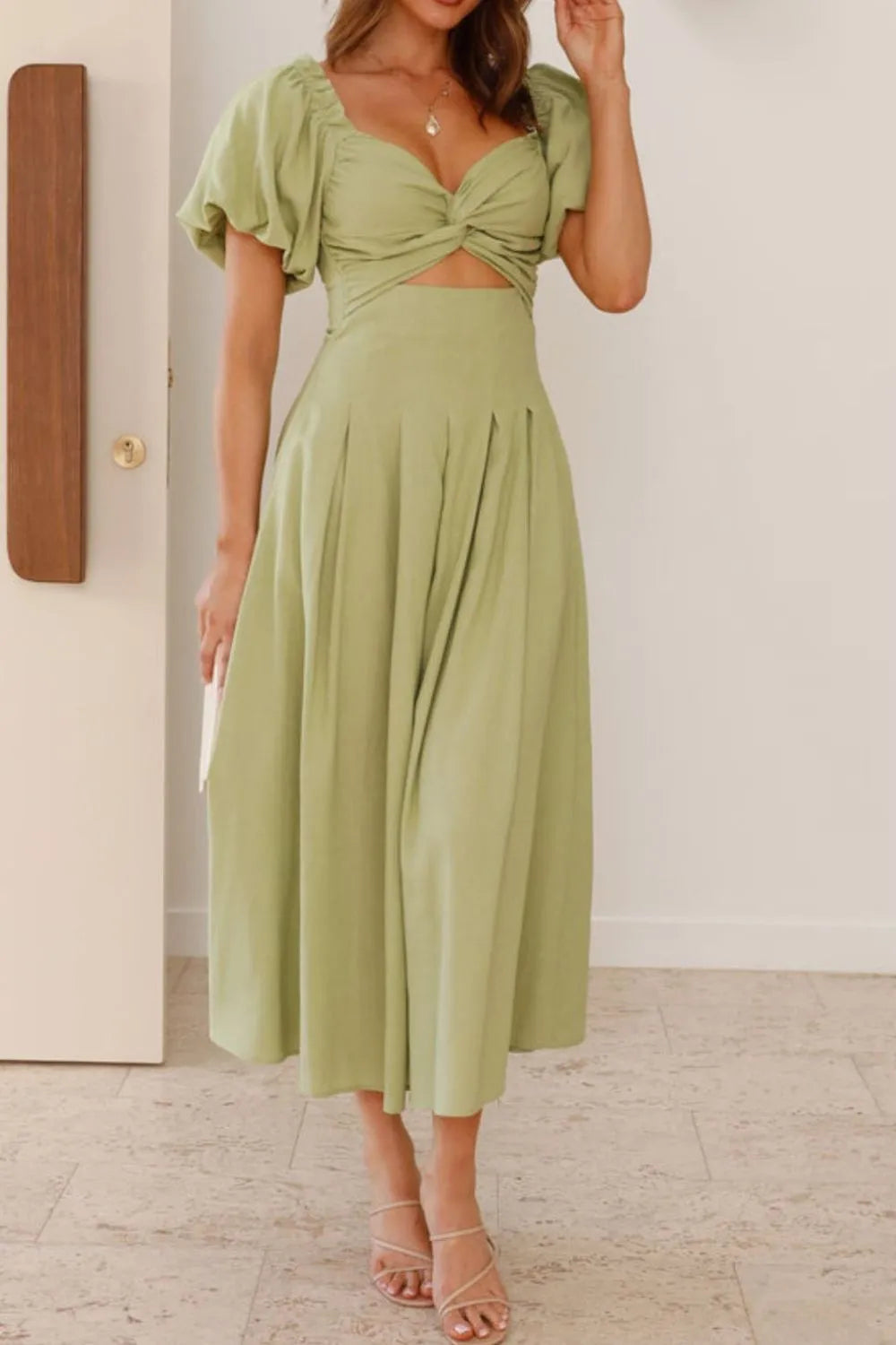 Sweetheart Neck Puff Sleeve Dress 6a19eb7b-1d23-425f-a7d7-78a70fe75ef7-Max-Origin