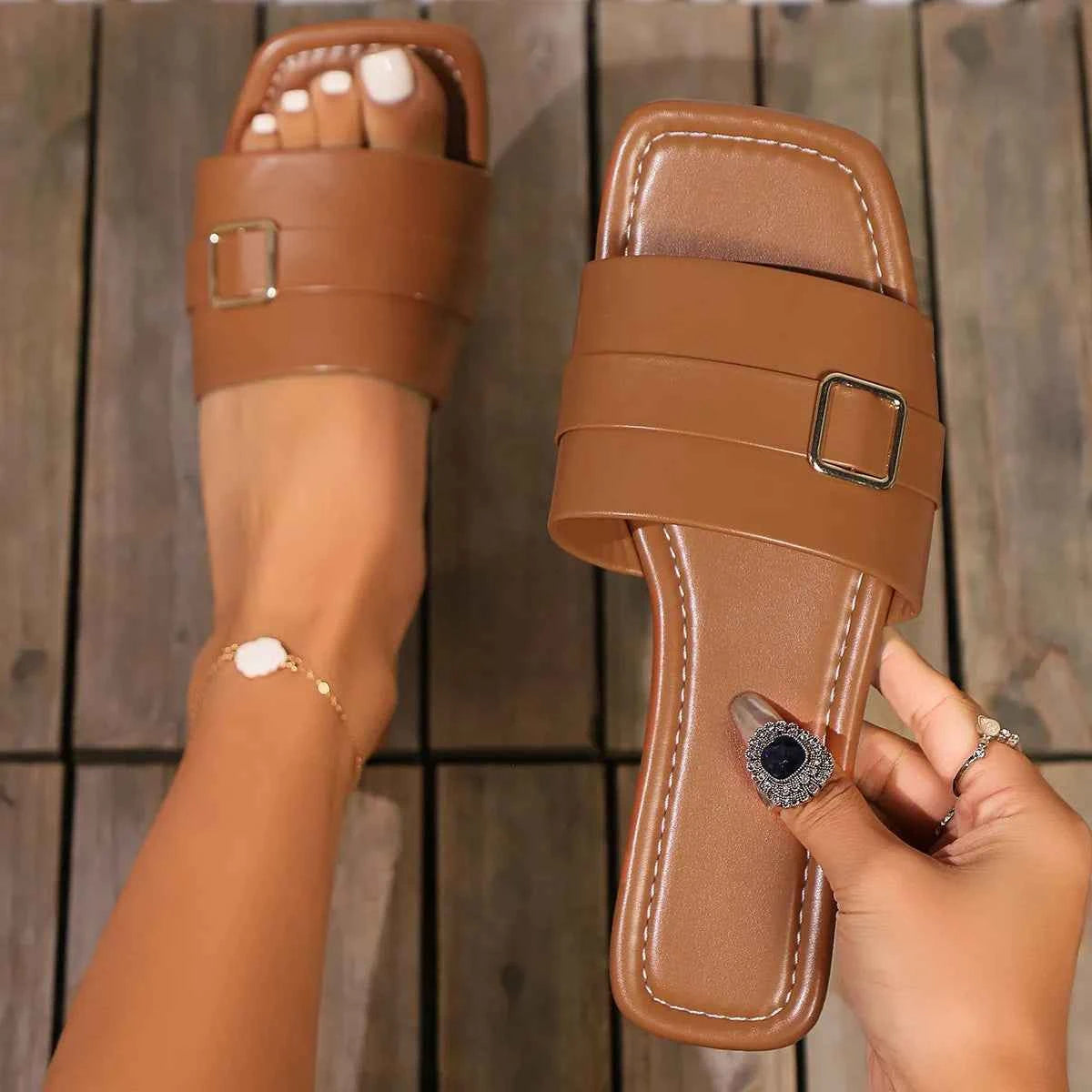 Open Toe Flats Sandals Brown 6a1c3ade-58c1-417e-9e9f-586c43028790-Max-Origin