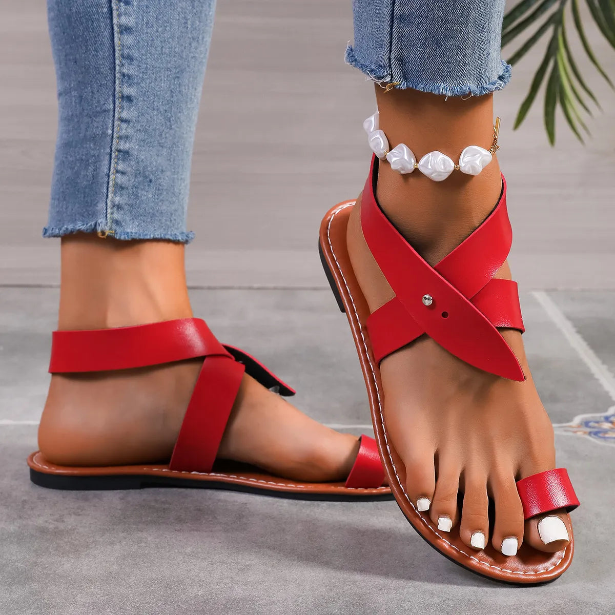 Toe Loop Flats Sandals Red 6a3c6813-e952-4403-85d7-19889dec3c36-Max-Origin