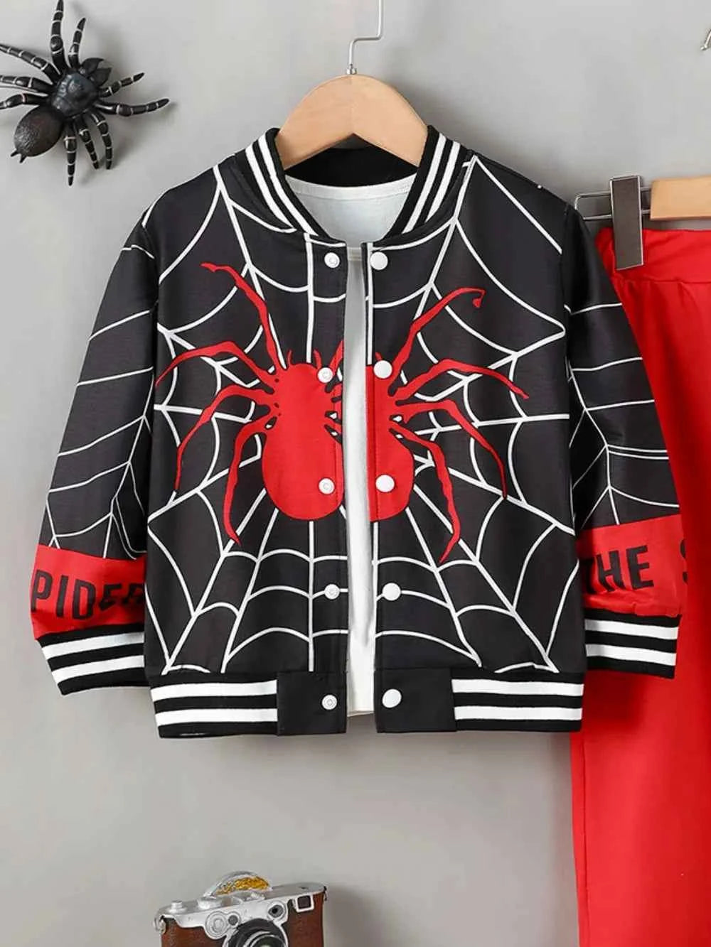 Spider Baseball Collar Top and Pants Set 6a59b811-26ff-44a2-ada5-1e38104337d8-Max