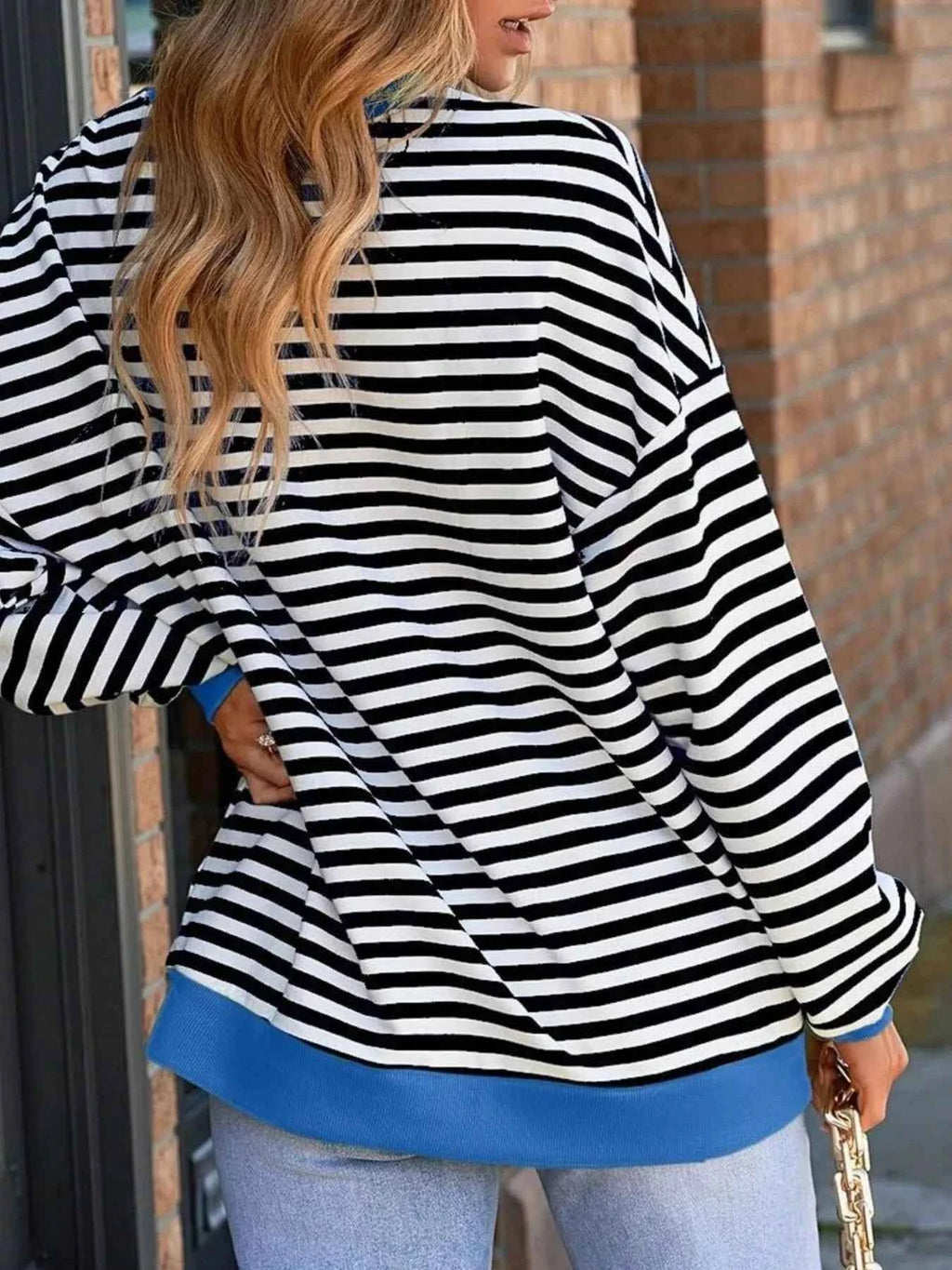 Striped Round Neck Dropped Shoulder Sweatshirt 6aefcbb1-6524-40d0-b5e5-648a174381c3-Max-Origin
