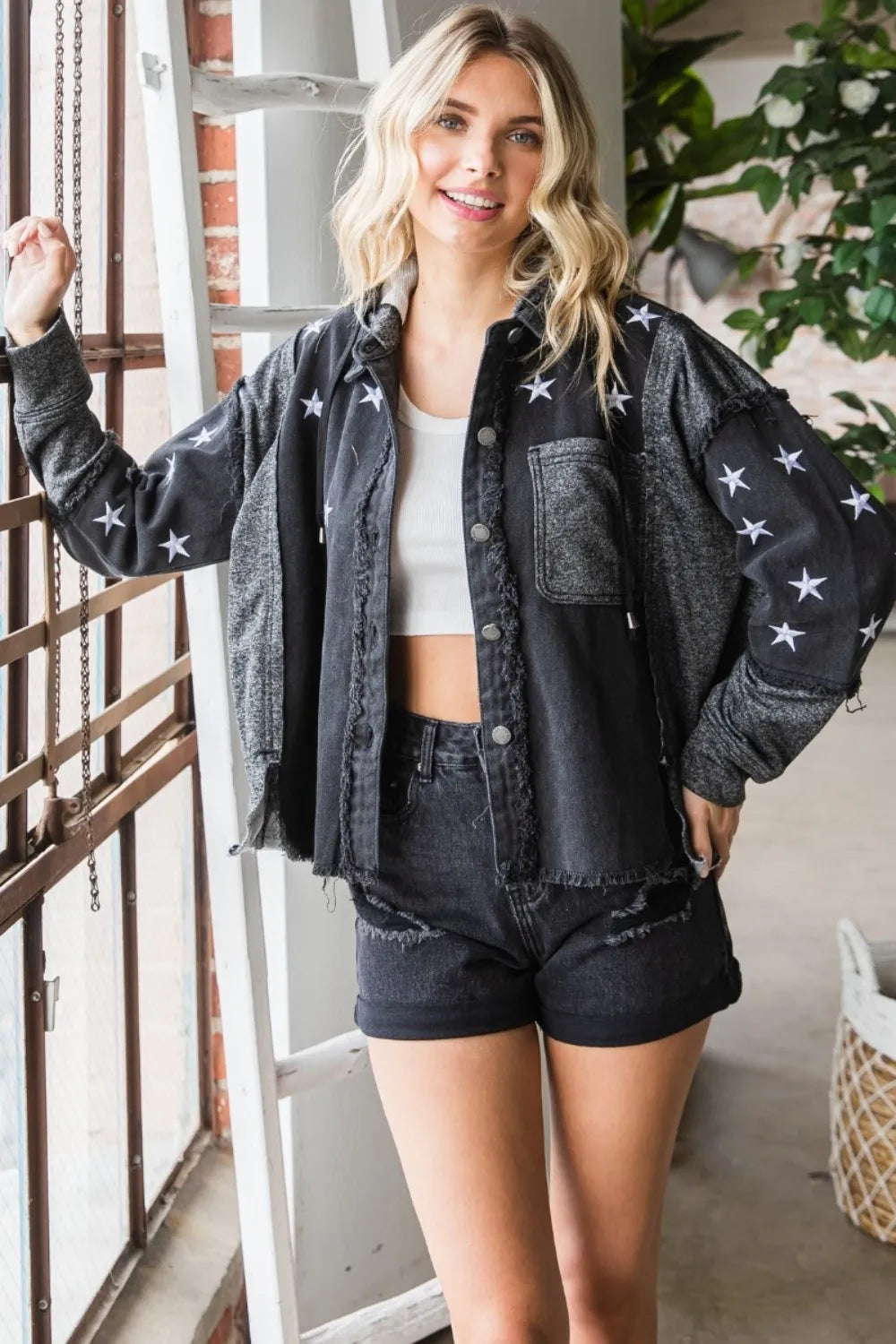 Veveret Star Embroidered Hooded Denim Jacket 6b11f72e-e15c-4260-9ef1-0712406b828b-Max