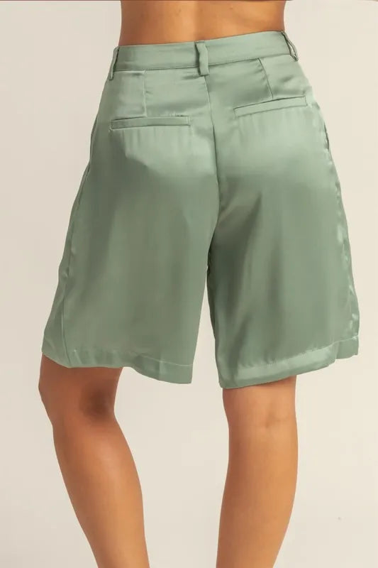 High-Waist Pleated Satin Shorts 6b262f31-66b1-421c-bae0-9b9c4fac7a60-Max
