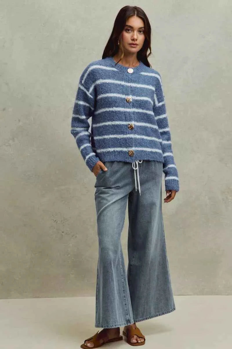 SO ME Mid Rise Elastic Waist Flare Denim Jeans 6b4b2e6303b14e9faf7e1575a4fa93c3-Max-Origin