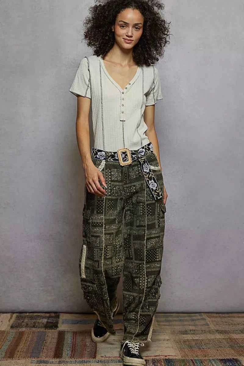 POL V-Neck Short Sleeve Top with Stitch Seam Detail 6b6280a4-40d1-4576-a684-be30f22e70dd-Max-Origin