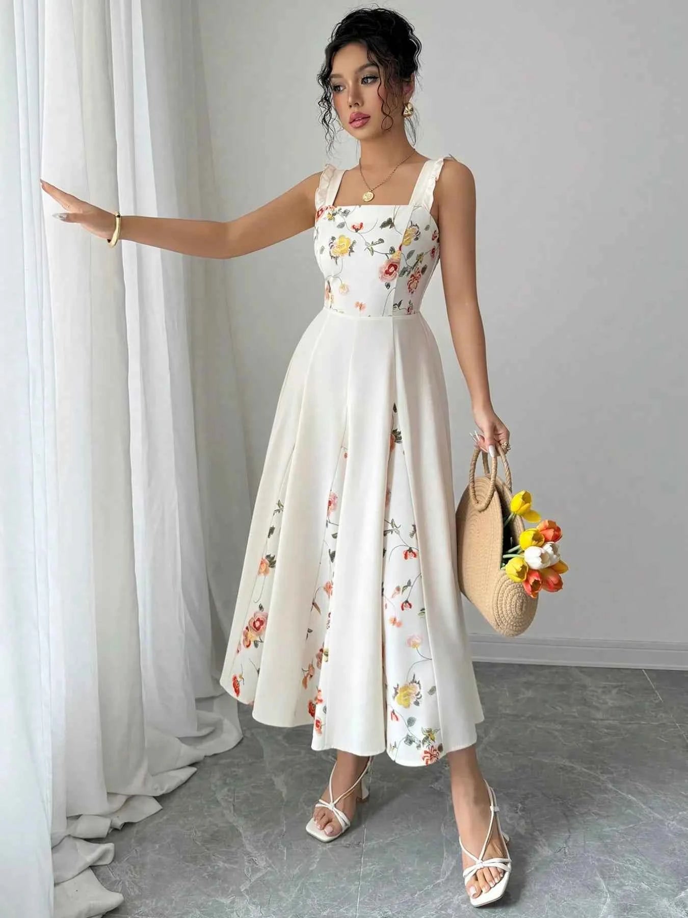 Printed Square Neck Midi Dress 6b70d88d-ca1c-4550-873c-b3ad5fefab6a-Max-Origin