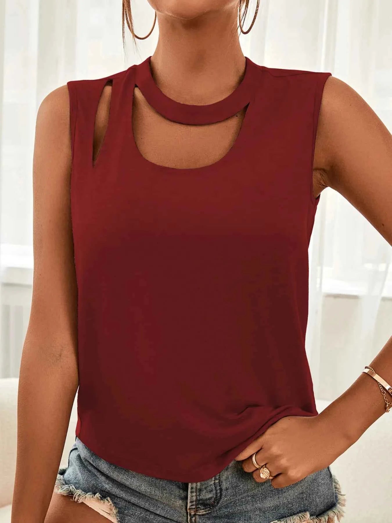 Cutout Sleeveless Tank Top 6bf229b4-885d-482e-bf8c-75c72f6ca0c9-Max-Origin