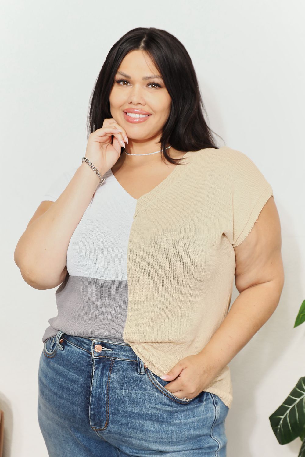 Color Block V-Neck Knit Top Khaki 6c12f23c82544bd4a4fcf57cbed6b4bb-Max