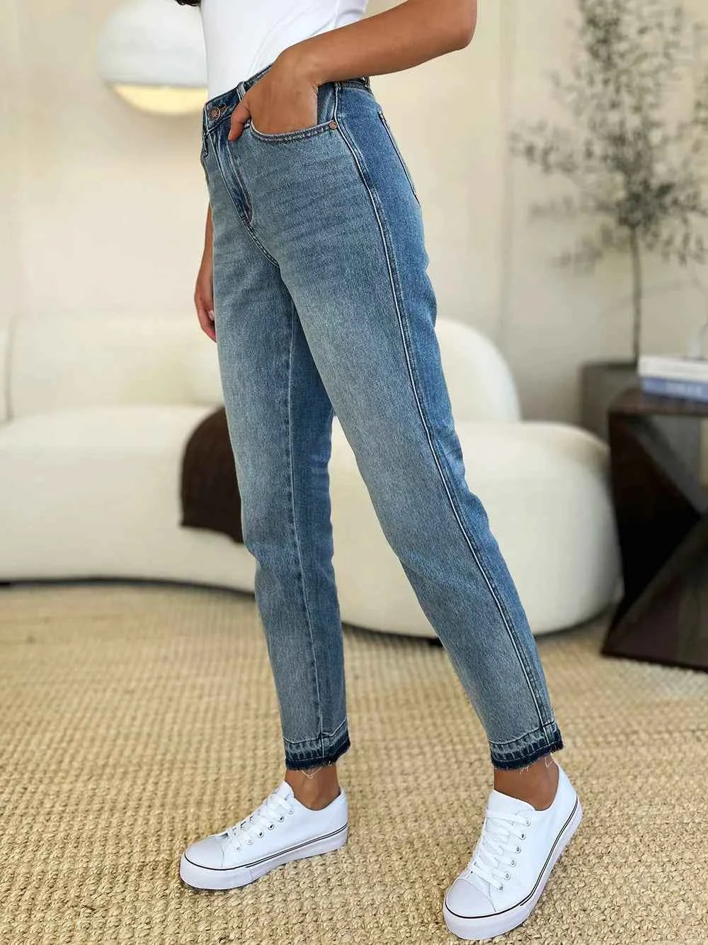 Judy Blue Full Size Mid Rise Rigid Magic Release Hem Jeans 6c1fa983-ba42-4a9d-809a-a32fa12a2eb1-Max