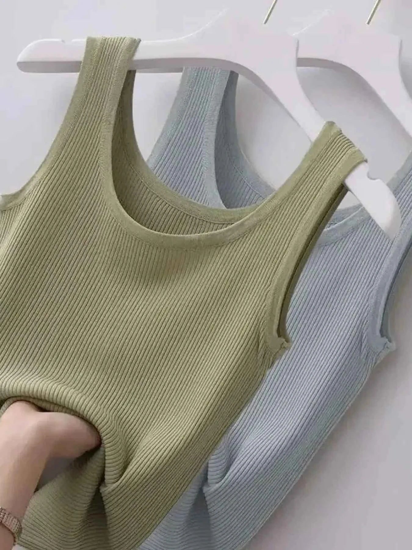 Plus Size Ribbed Knit Scoop Neck Tank Top 6c5256a215ea4cb0b7e0649a2aa48964-Max-Origin