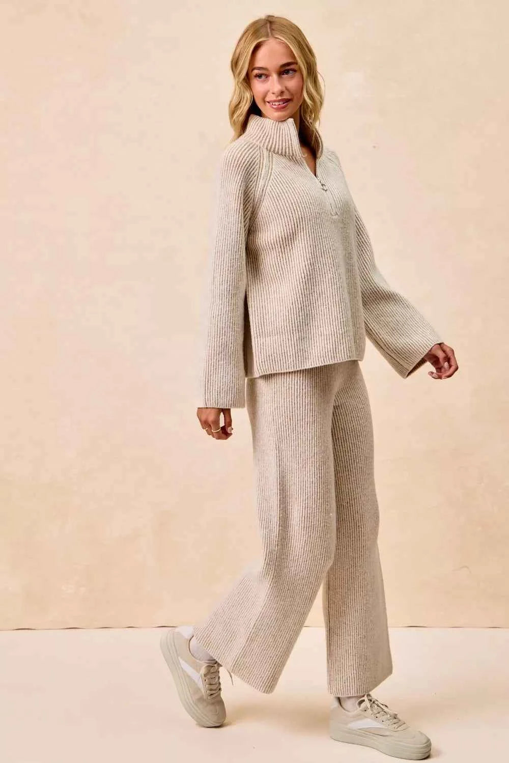 Two Tone Rib Texured Knit Collared Top with Zip Up 6d45d12aa736417aa0c21ee17866fc52-Max-Origin