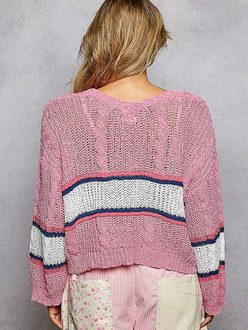 POL V-Neck Striped Pattern Cropped Knit Top with Cable Knit Detail 6d47ae9e-7957-47b7-b029-798704347970-Max-Origin