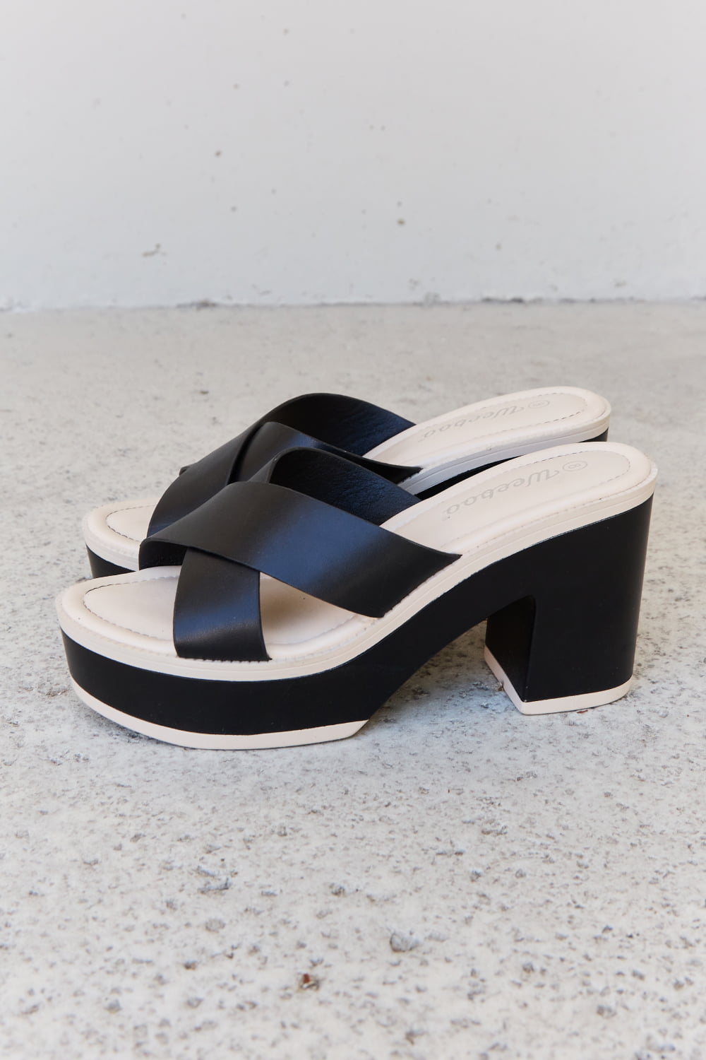 Weeboo Cherish The Moments Contrast Platform Sandals in Black 6d6ba6dbdf1749d899b26548cf2f212d-Max