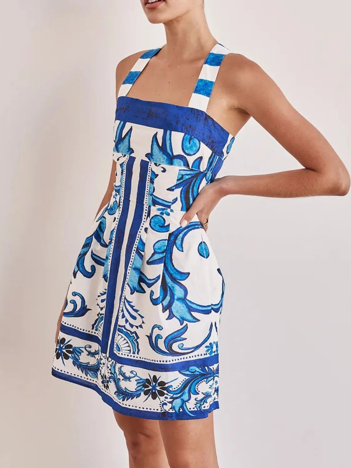 Printed Square Neck Midi Dress 6e27b092-3c92-4e51-9ce0-bb6f3f671ab4-Max-Origin