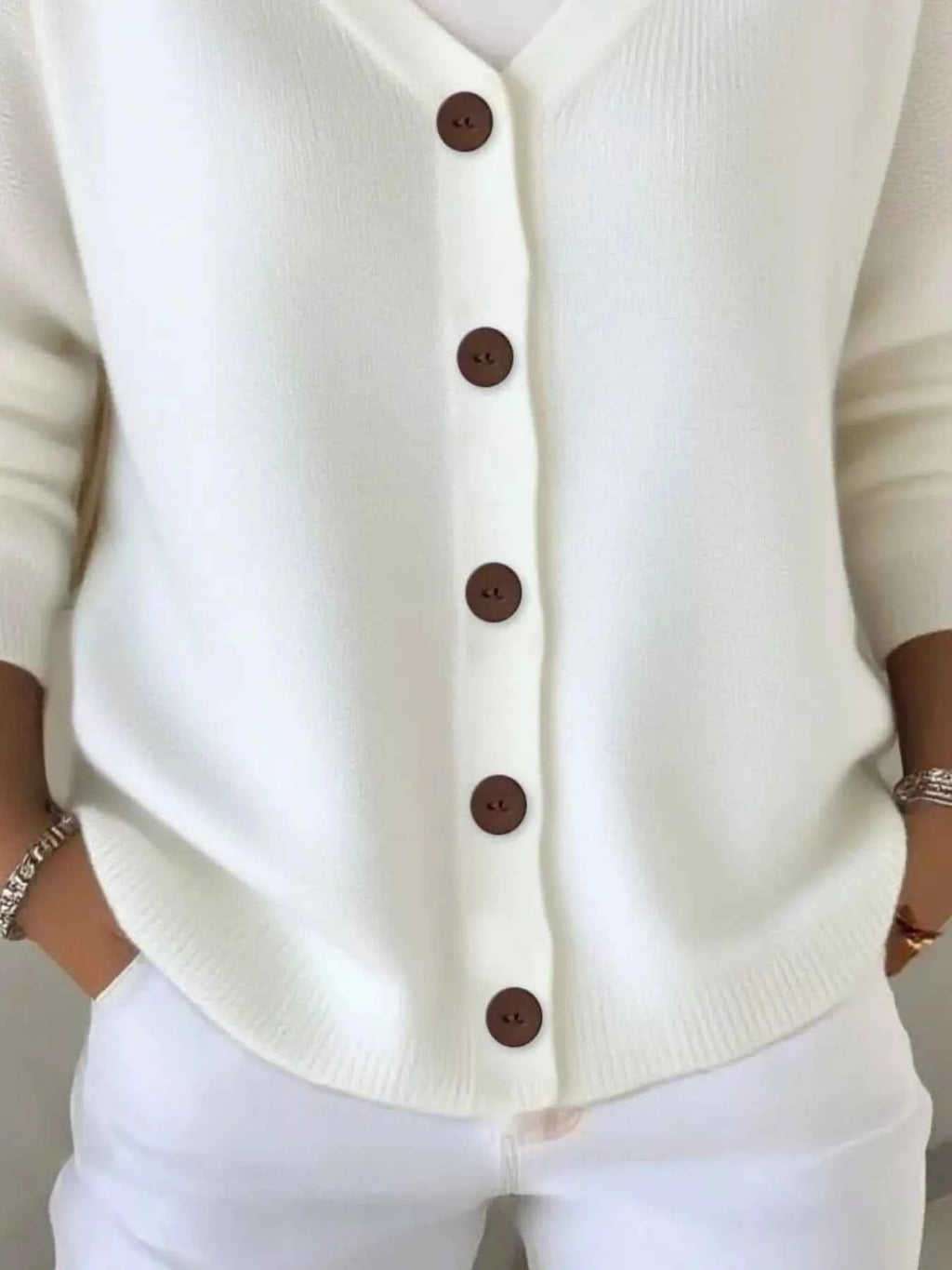 Full Size Button-Front V-Neck Cardigan Plus Size 6e965fd2-7ebb-480f-9669-da967826a7fd-Max-Origin