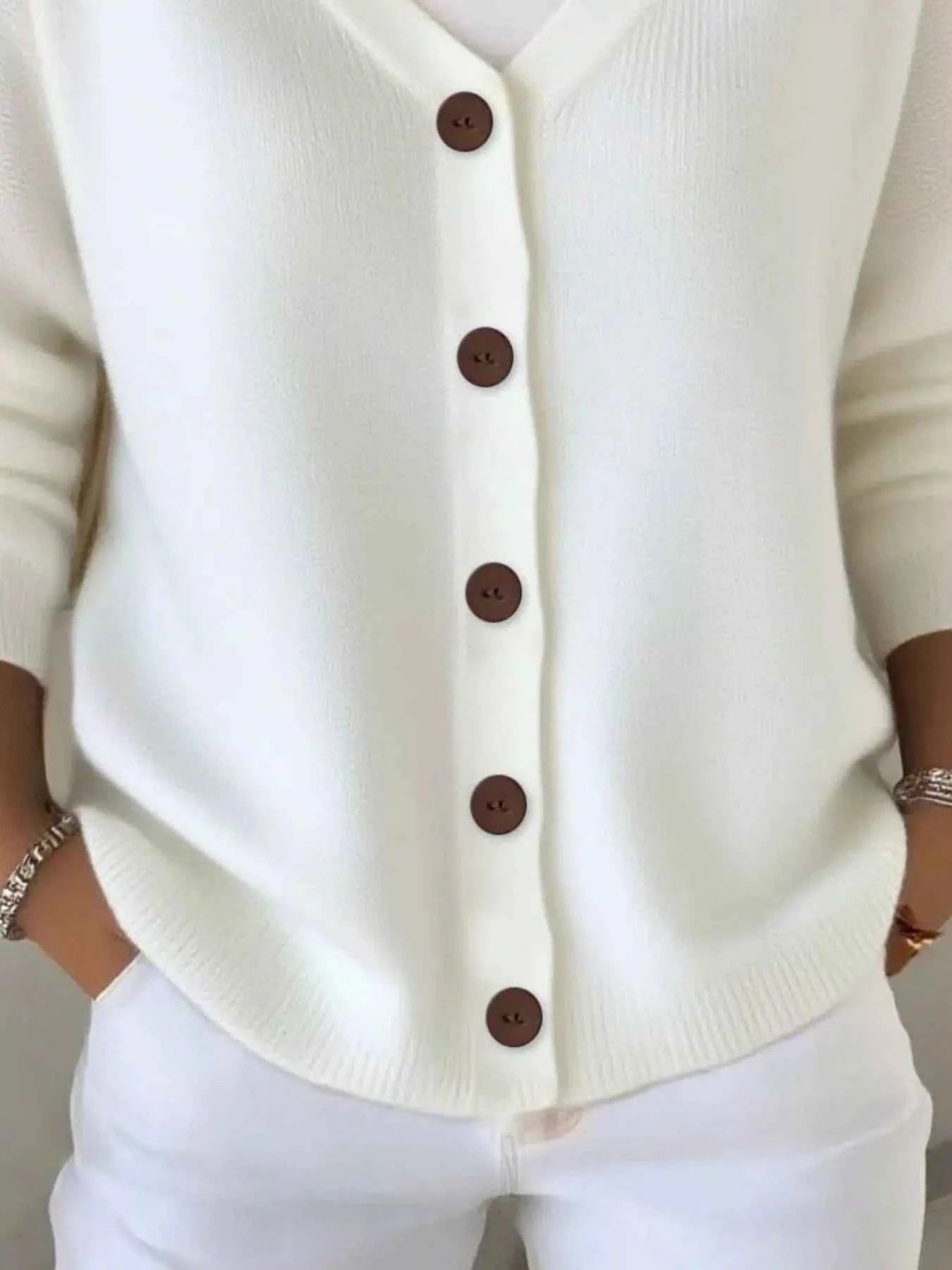 Full Size Button-Front V-Neck Cardigan Plus Size 6e965fd2-7ebb-480f-9669-da967826a7fd-Max-Origin
