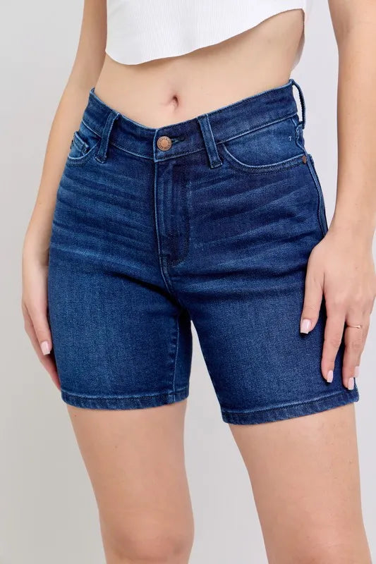 Judy Blue Full Size High Waist V-Front Bermuda Plus Size DK 6ee3e510f5b84dbf89af08eef2f1196b-Max-Origin