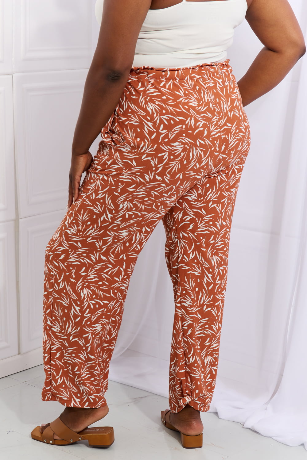 Heimish Right Angle Full Size Geometric Printed Pants in Red Orange 6ef7d9eef6da4d9dbd20a02c11e56151-Max
