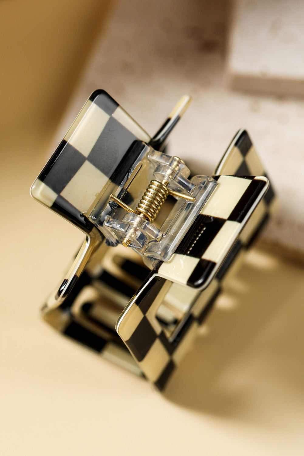 Black Checkerboard Print Hollowed Mini Square Claw Clip 6f089b5832393c80