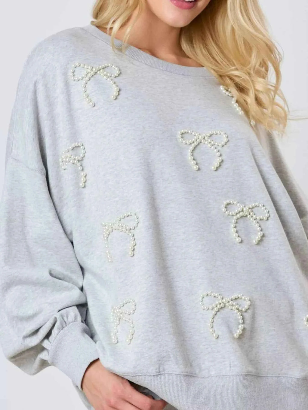 Pearl Embellished Bow Long Sleeve Sweatshirt 6ff5e0f9-76b1-47d9-86e9-30344ceb47a8-Max-Origin