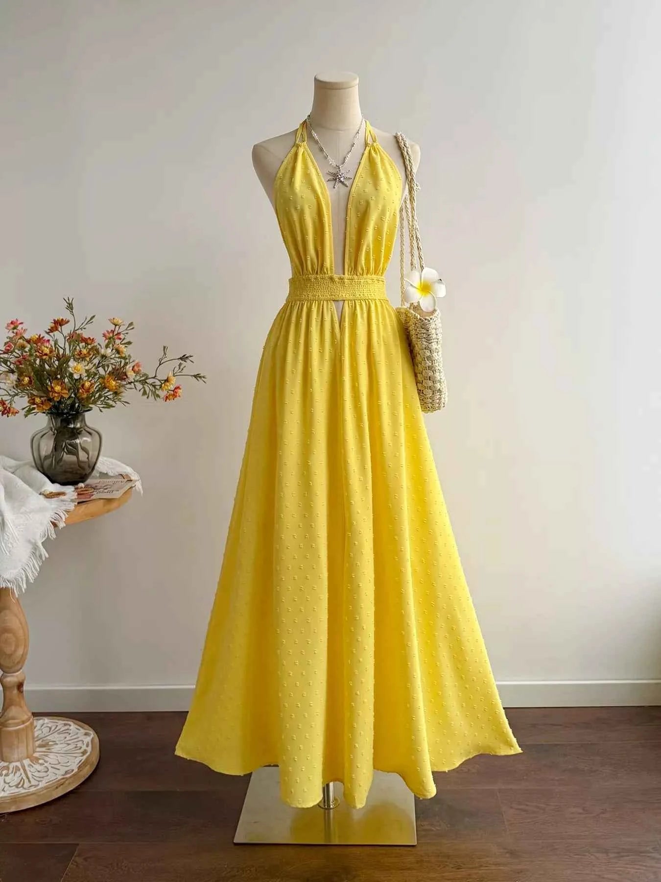 Swiss Dot Halter Neck Dress 700b3f9a-363e-4474-bd65-3f4c1f150e60-Max-Origin