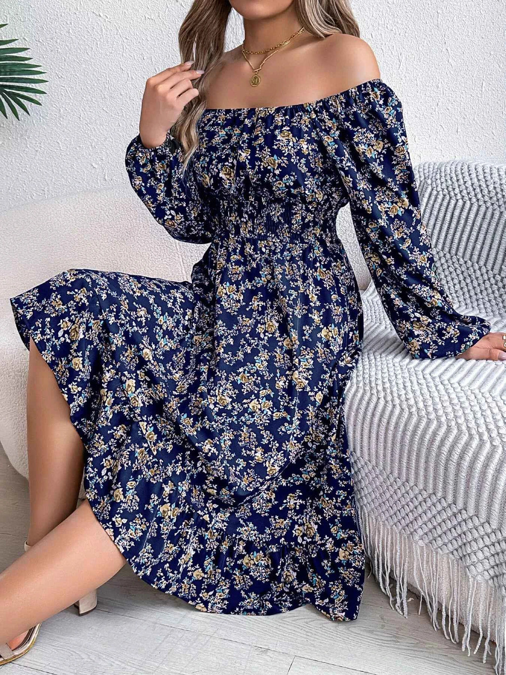 Floral Print Long Sleeve Square Neck Midi Dress 70799af1605e4e0fba88fae5a4fd661d-Max-Origin