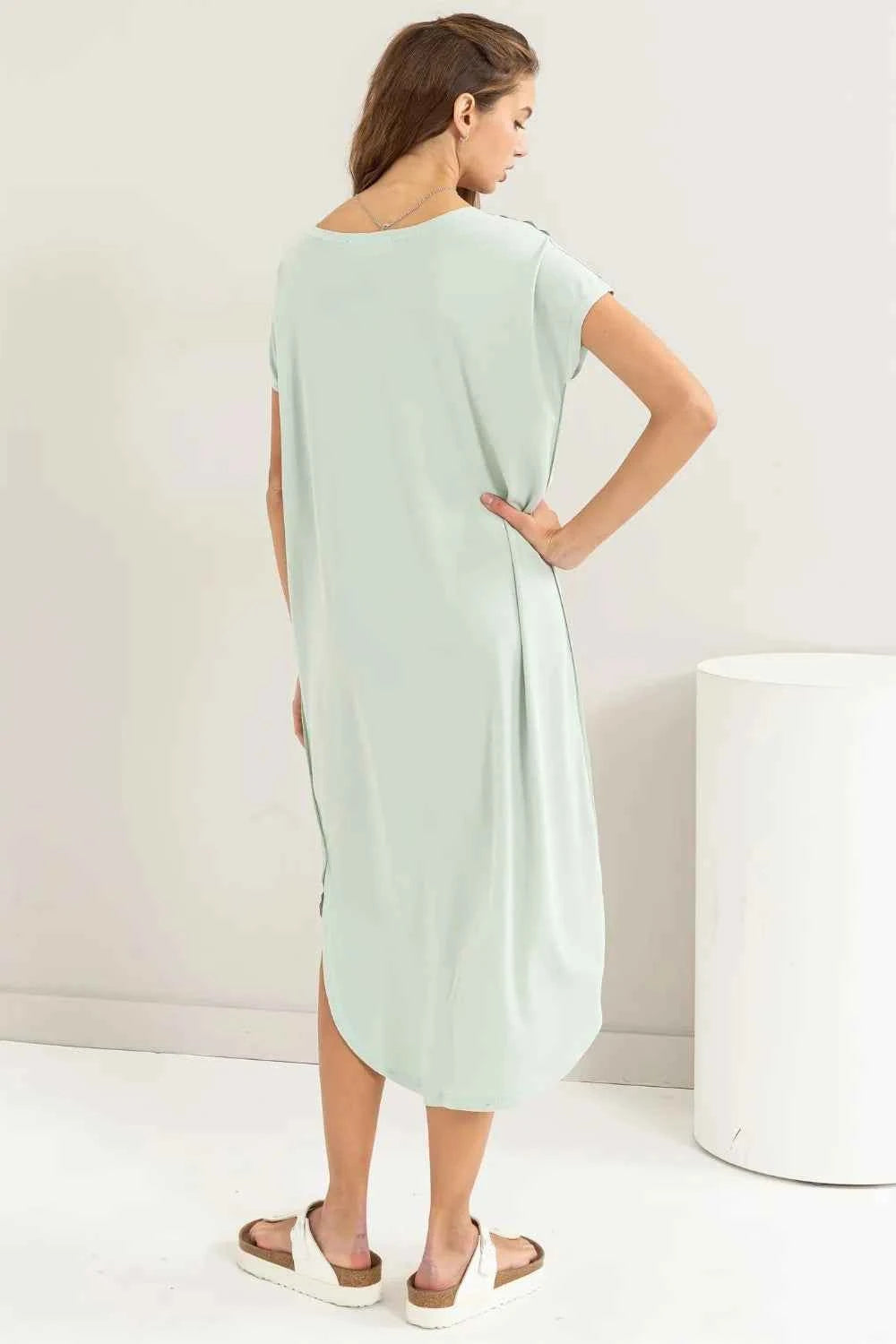 HYFVE Short Sleeve High-Low Slit Midi Dress 709aabd9-8039-4a1d-9d17-a8fc1144ff1b-Max