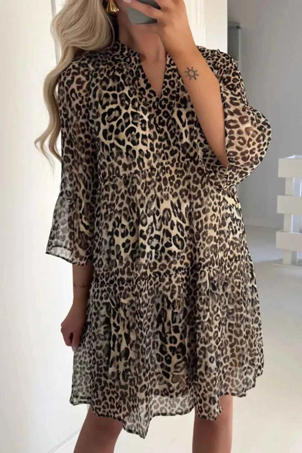 Leopard Print Relaxed Fit Notched Dress 70b78f76-75c1-403e-bac5-ea93f0bc0e07-Max-Origin