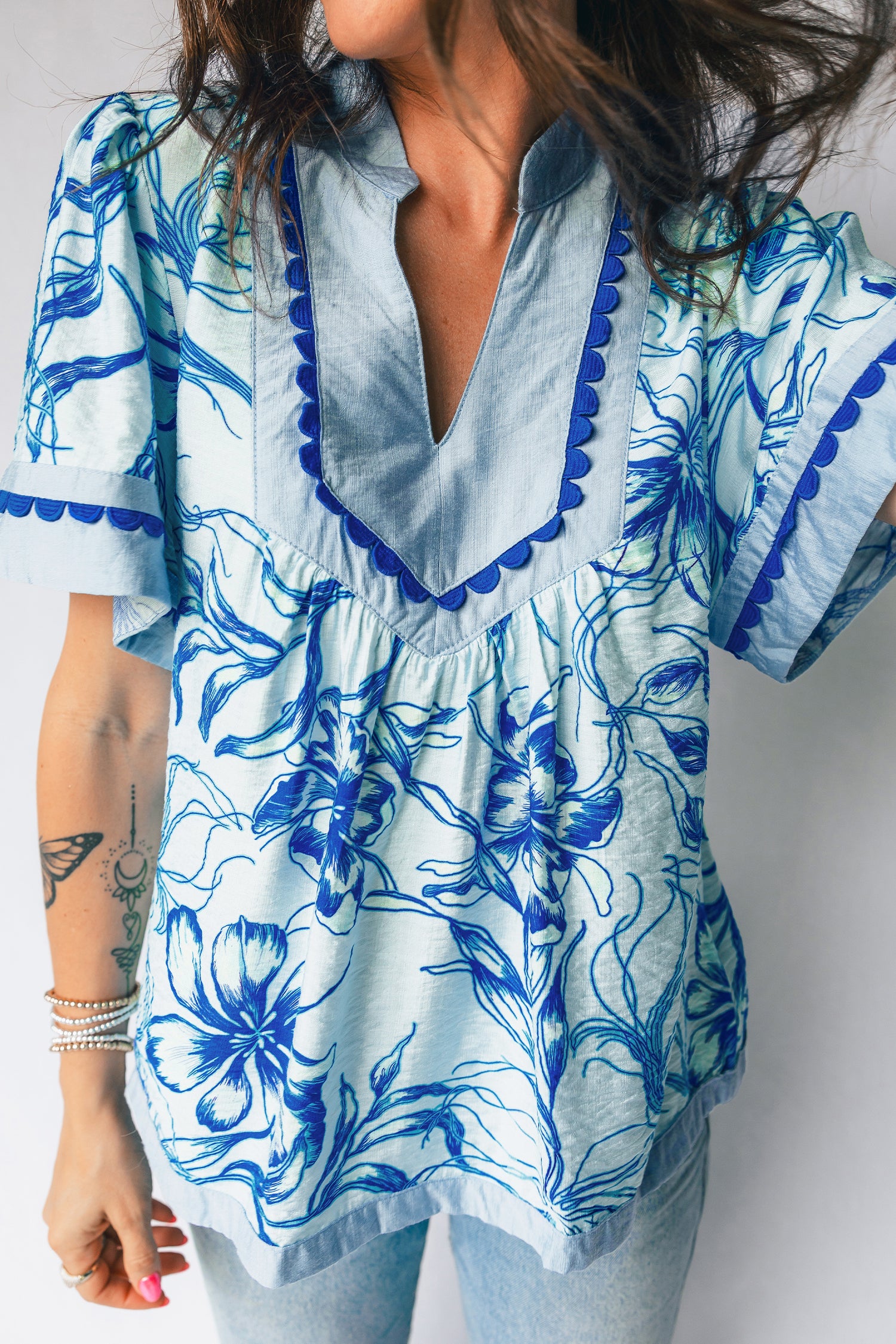 Sky Blue Ricrac Trim Slit V Neck Short Sleeve Floral Blouse 71263bafddbce199