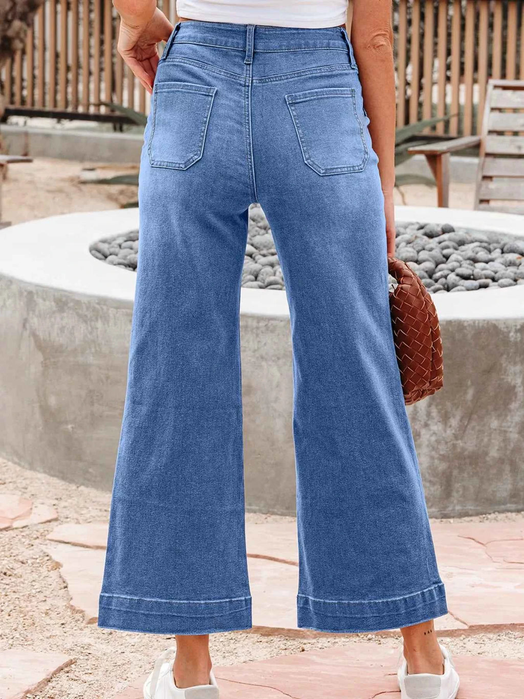 High-Waisted Wide Leg Flare Jeans 712f3536-7105-40ab-9319-0dfa0f725079-Max-Origin