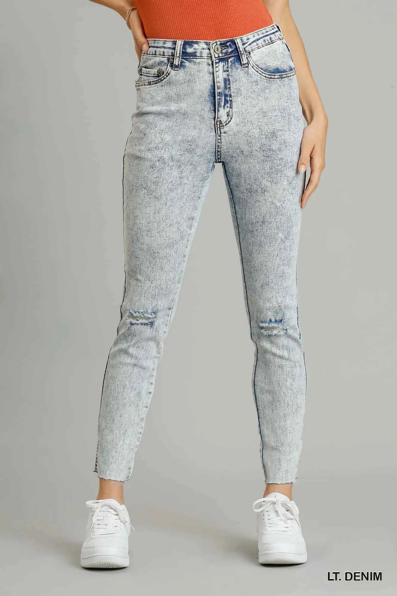Umgee 5-Pockets Distressed Detail Stretch Denim Skinny Jeans with Unfinished Hem 714e2be6-07d1-4f37-9226-d65884a1e333-Max-Origin