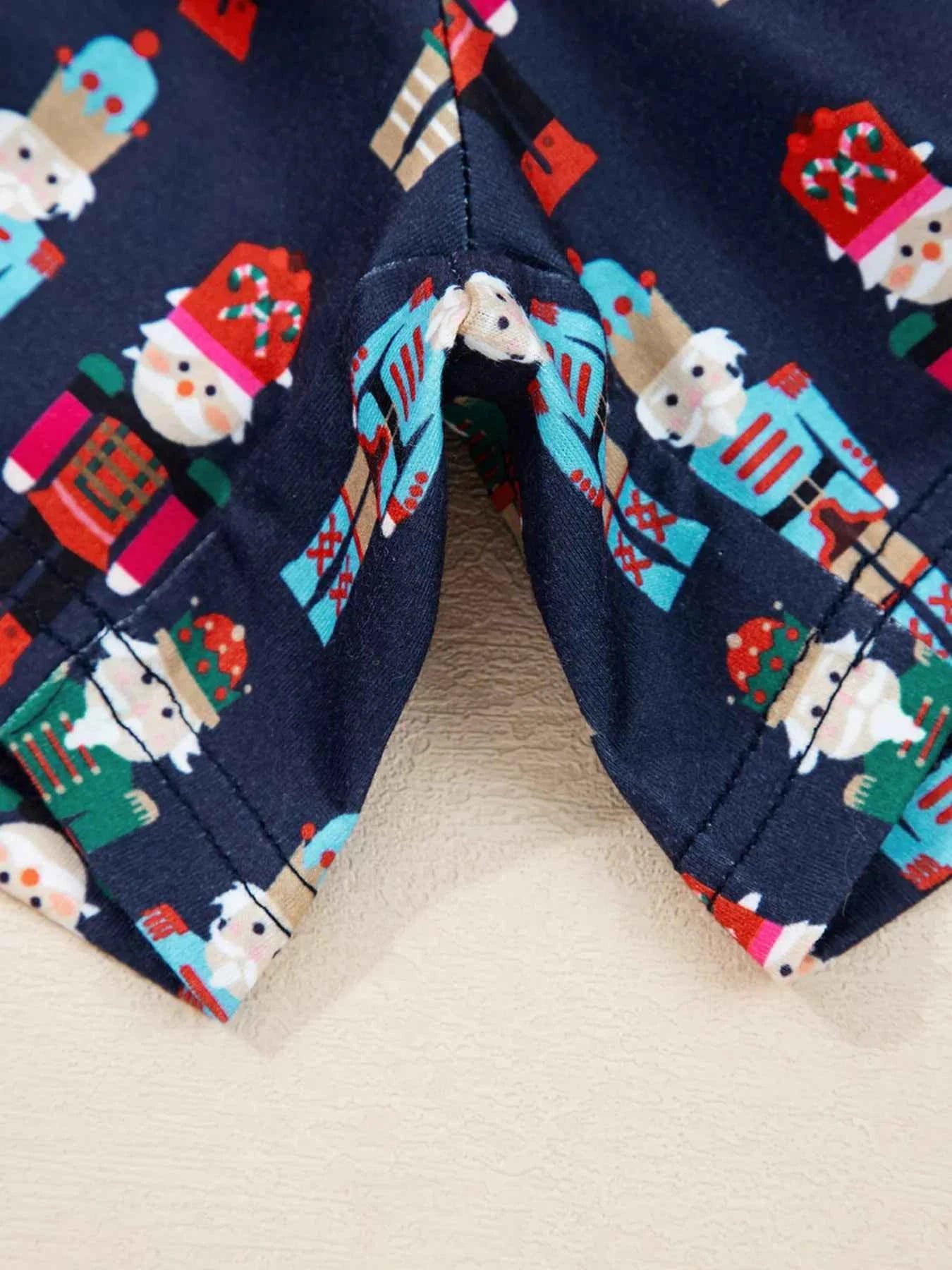Mama Claus Plaid Letter Tee and Nutcracker Shorts 2pcs Lounge Set 7179a48c70dd4507bfcbc9c4143250a8-Max-Origin