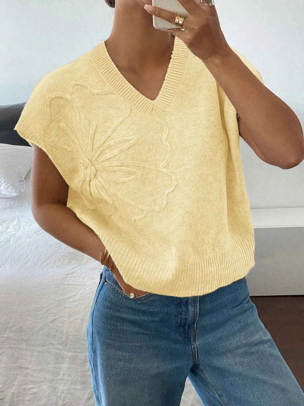Ribbed Hem V-Neck Short Sleeve Sweater 71a4da69-da36-43f1-9cf8-74d4cbd93f76-Max-Origin