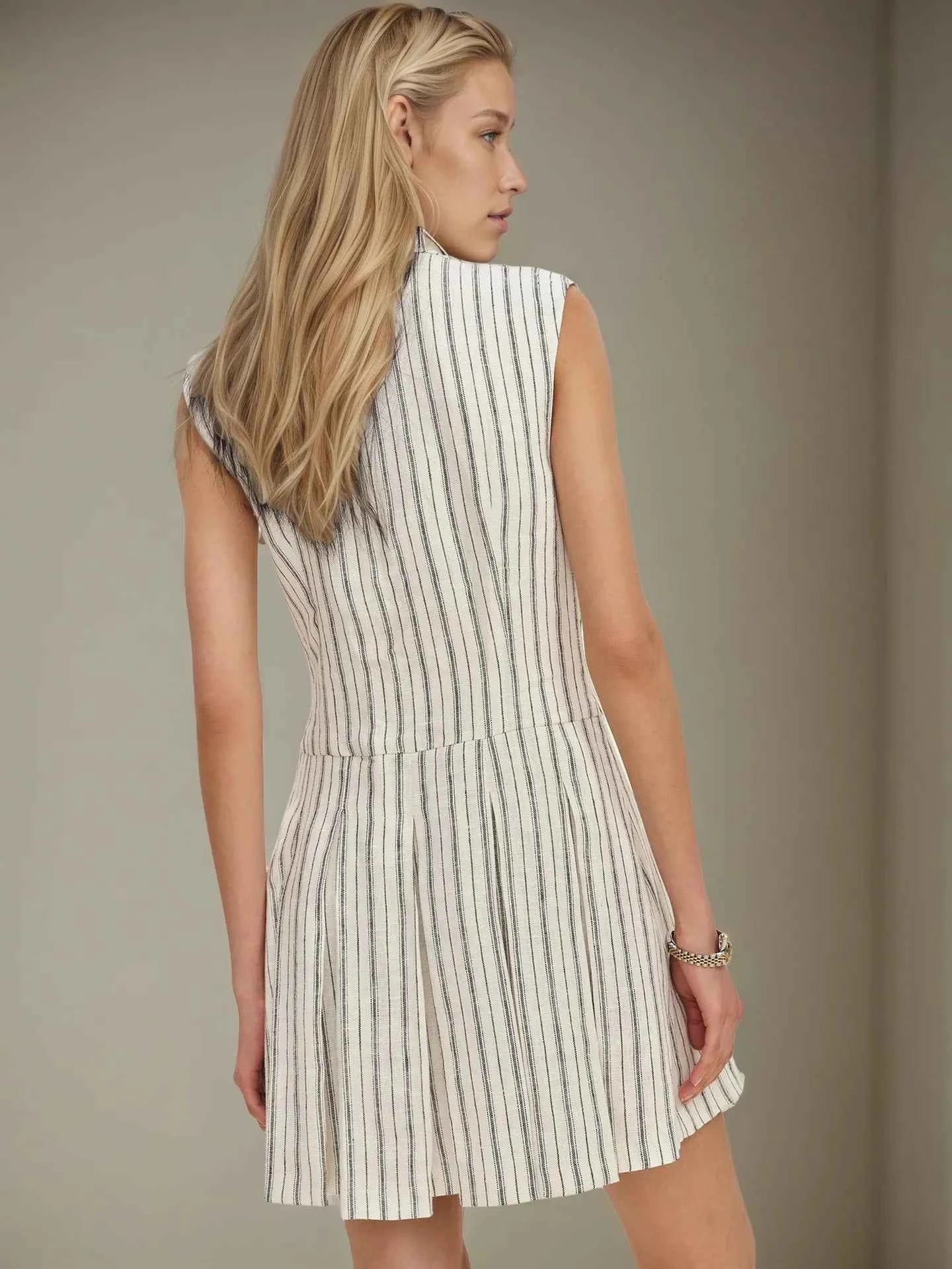 Striped Sleeveless Button Front Shirt Dress 72f61ae4-2194-457c-a4ed-b2960f201b8f-Max-Origin