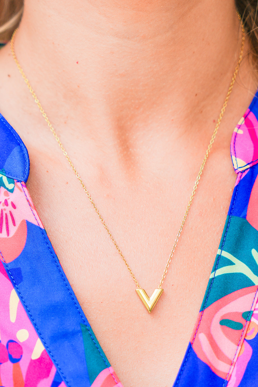 Gold Minimalist V Pendent Chain Necklace 72fd66ec32f3e03d