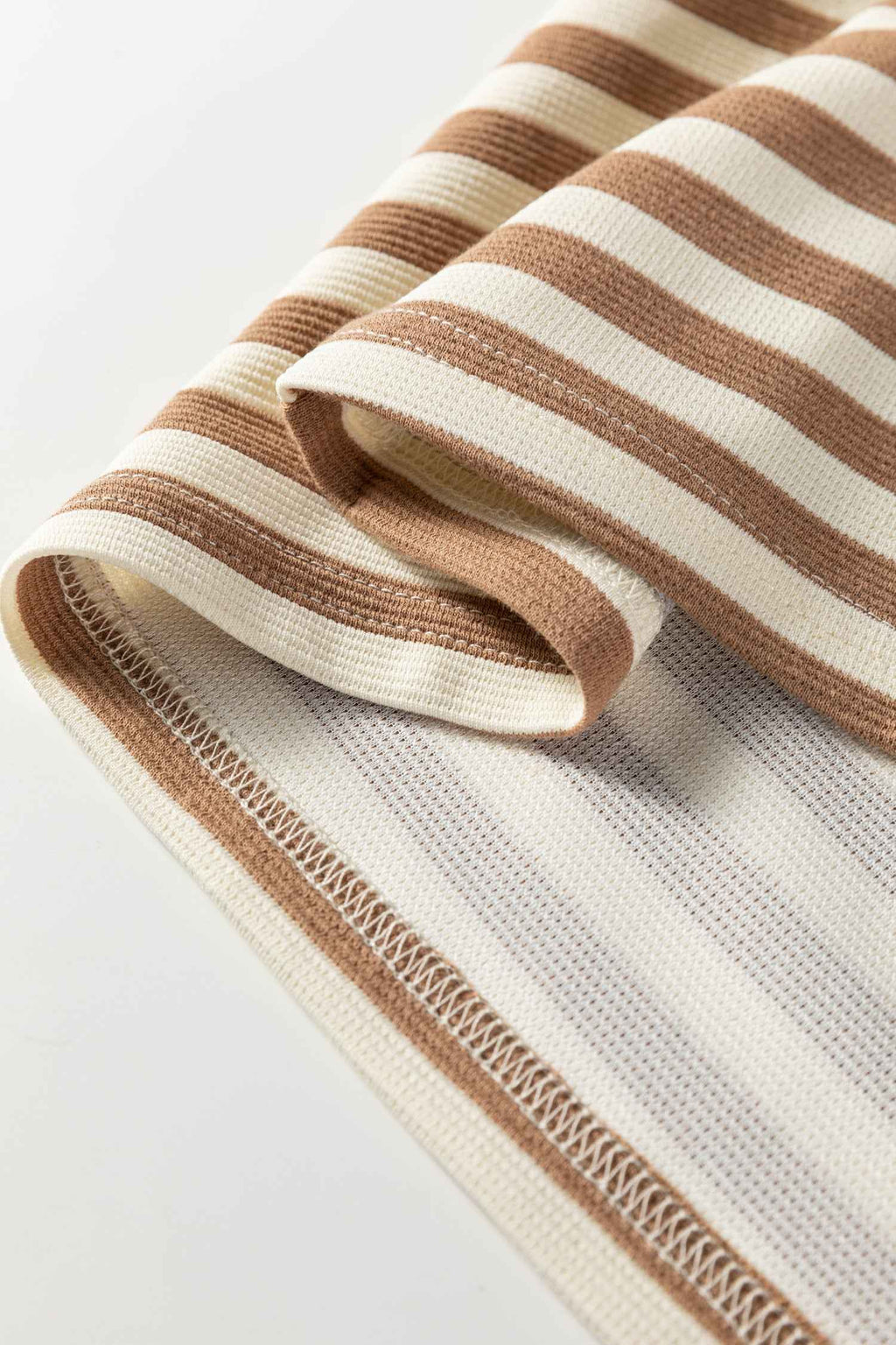 Brown Stripe Short Puff Sleeve Contrast Trim Round Neck Tee 73681000e037aadd