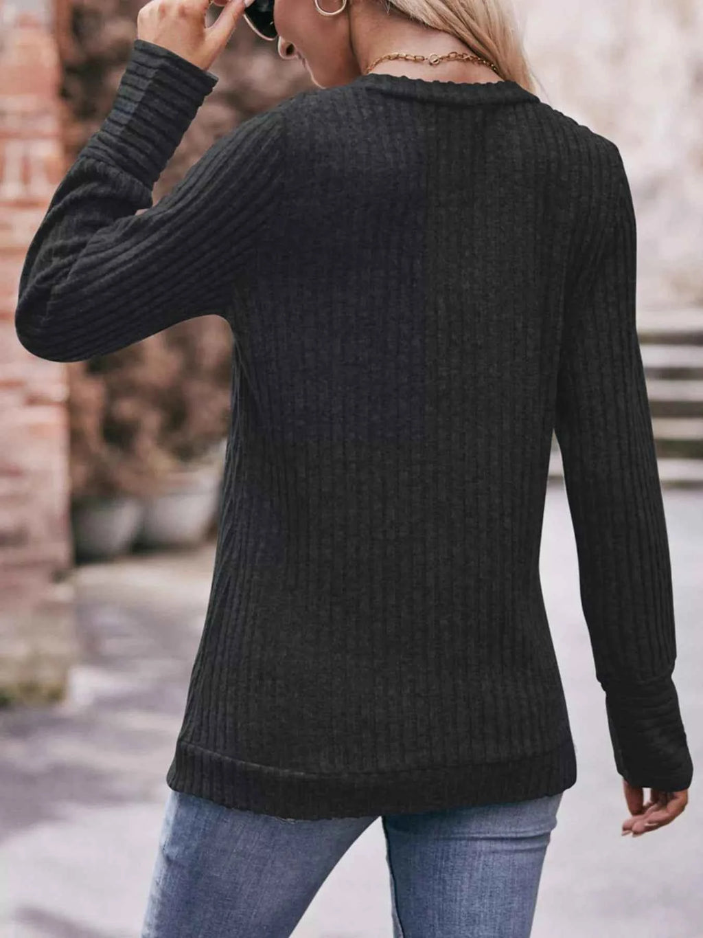 V-Neck Ribbed Knit Long Sleeve T-Shirt 7370975e-2dc9-479d-a9e7-6ec624bd2c9f-Max-Origin