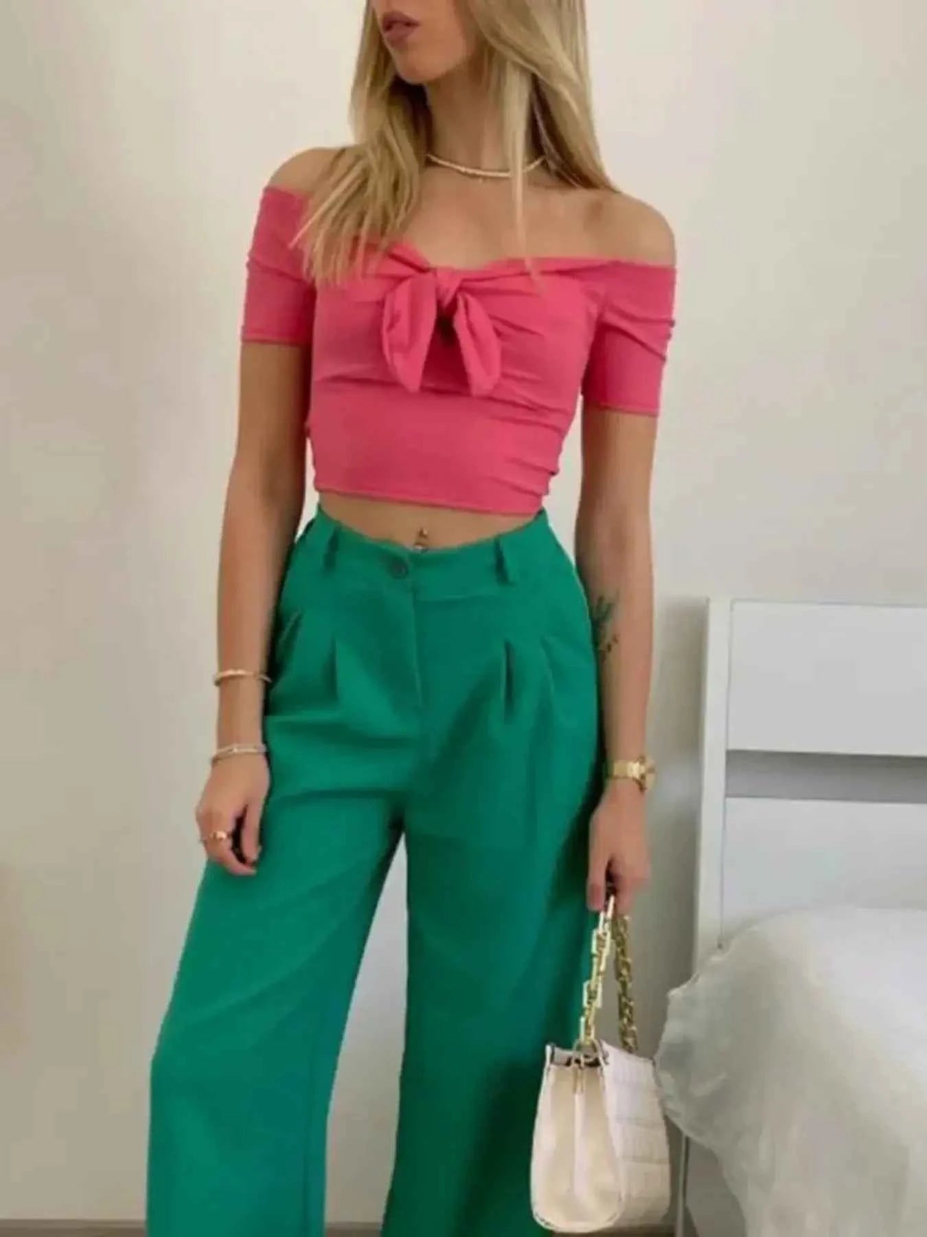 Off-Shoulder Bow-Tie Crop Top 742a7f07ad7e43d8b760d36208fba479-Max-Origin