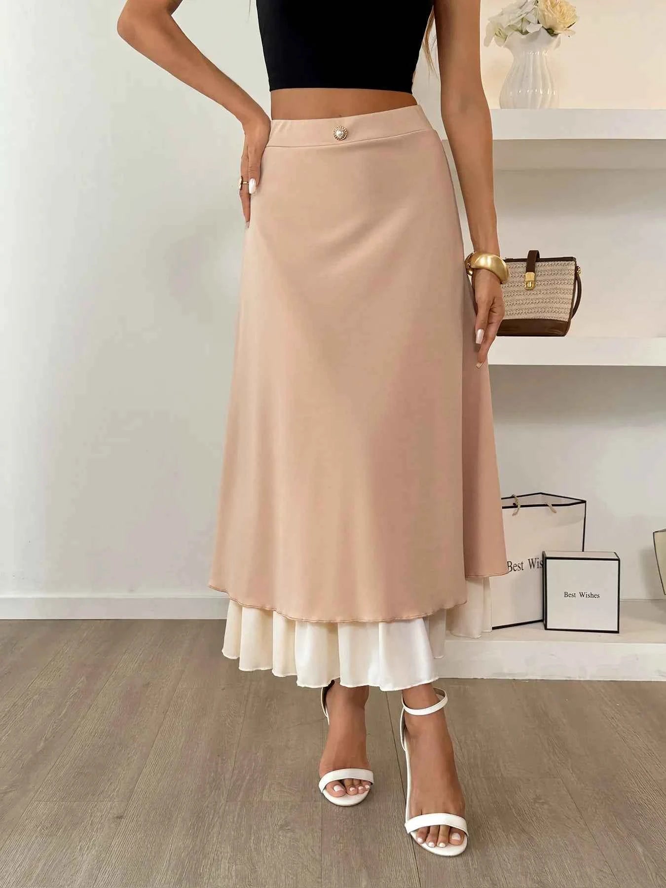 Layered Midi Skirt with Contrast Hem Detail 7540687e36974c3f93ffe7f080c6bc4f-Max-Origin