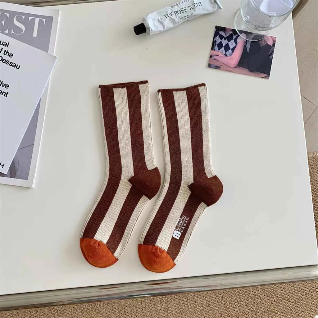 Contrast Striped Crew Socks 756858c6-01a5-41a1-927f-f9b2ef0ab747-Max-Origin