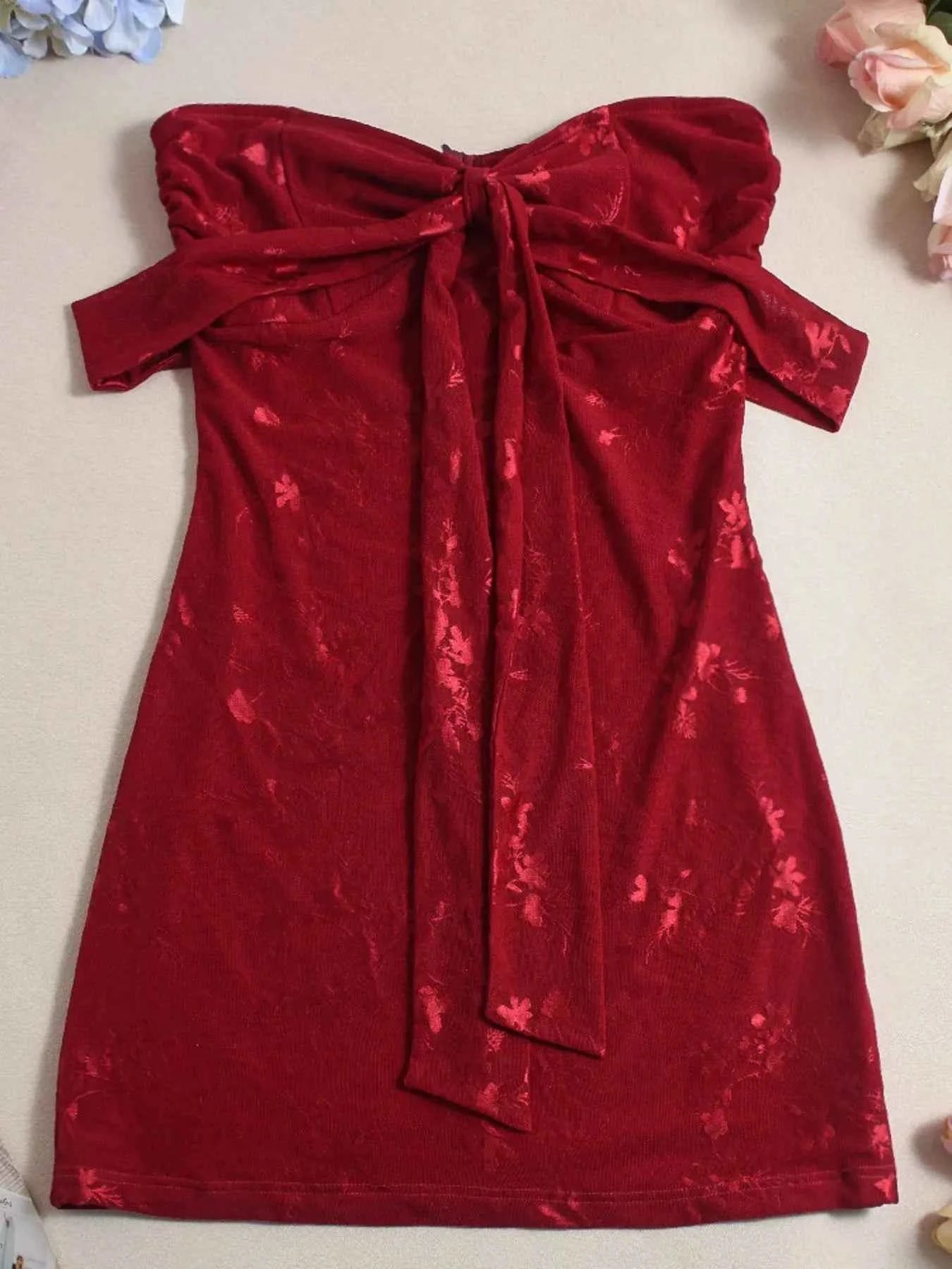 Sweetheart Neck Off Shoulder Dress 756fbabb-4b3f-4a65-8d27-0bdcd715563d-Max-Origin