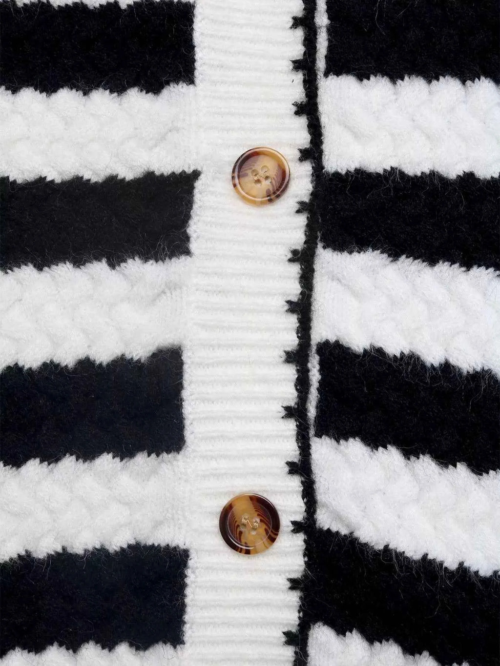 Striped Button-Up Long Sleeve Cardigan 75898968-098e-4197-968c-677b5f8bf2f5-Max-Origin
