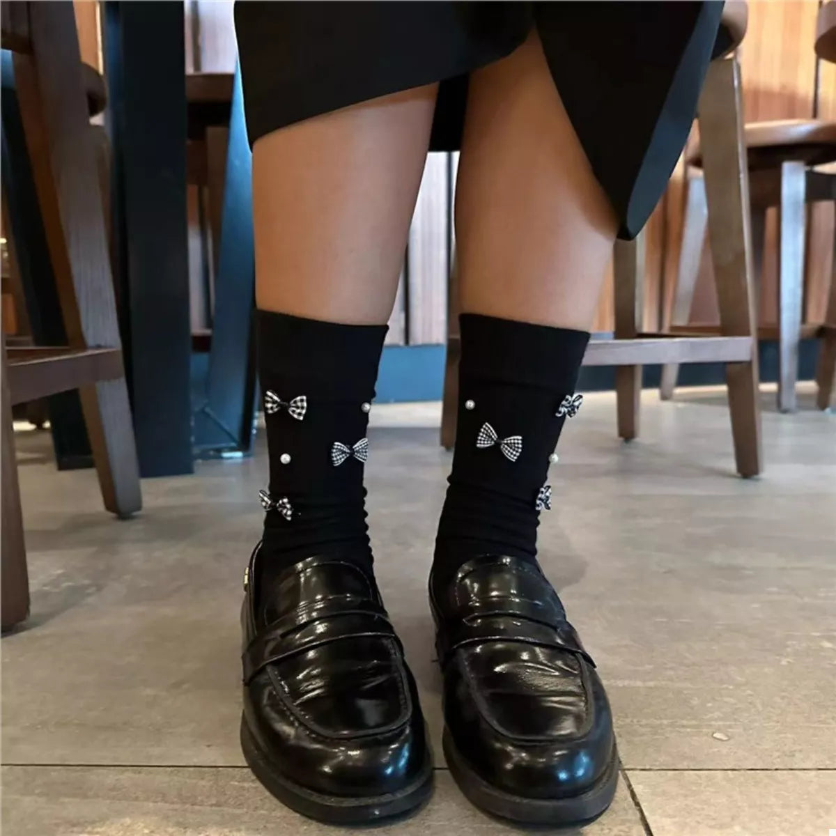 Pearl Detail Bow Crew Socks Black One Size 75cbf3c1-4408-492c-8415-870e6a58d630-Max-Origin
