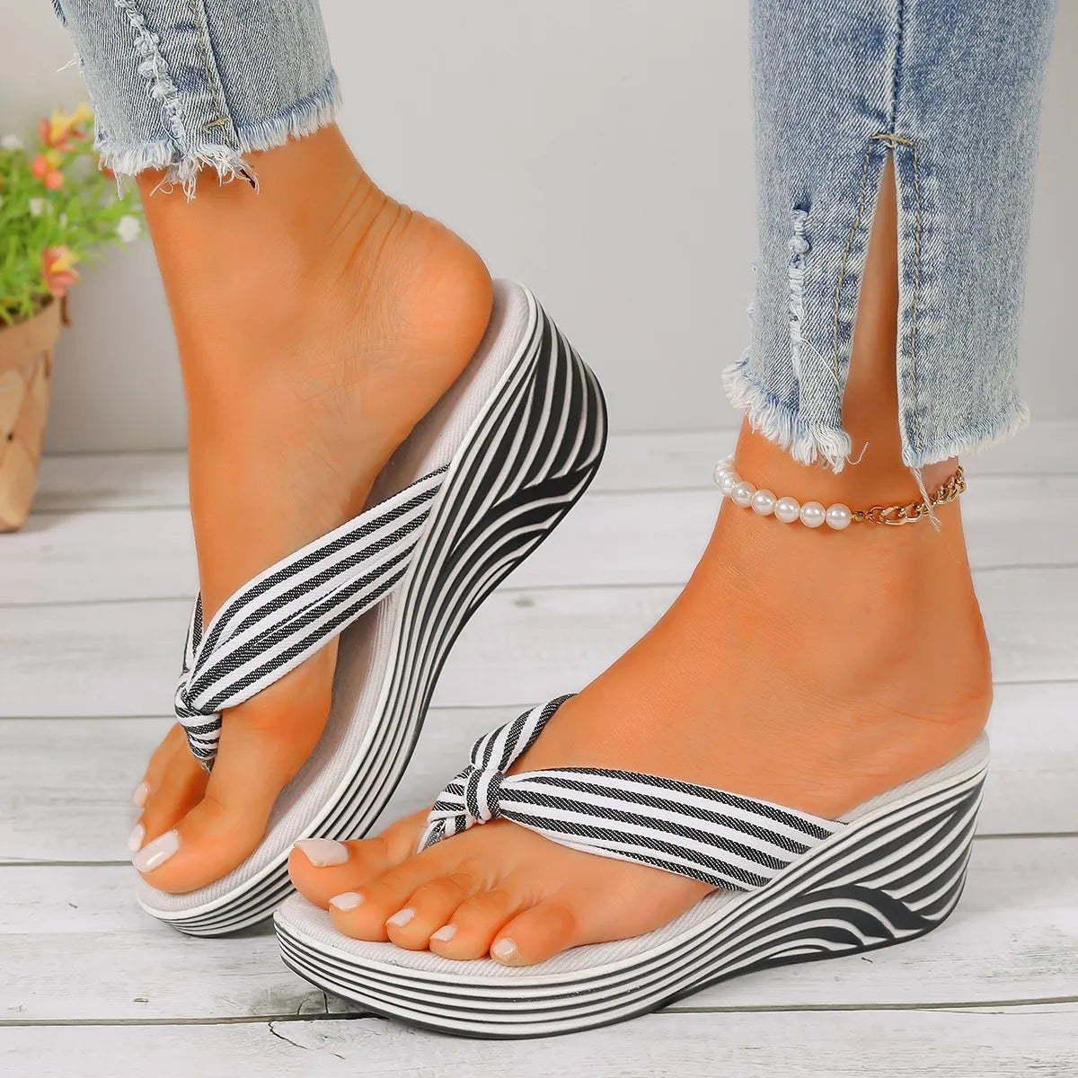 Toe Post Wedge Sandals Black 76b43a4a-f109-47af-8c57-91c784a598c1-Max-Origin