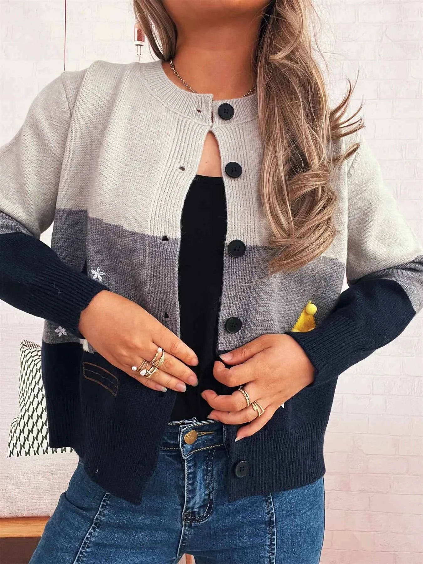 Color Block Button-Up Cardigan 7716060c0f8b48aa934afede660aa49b-Max-Origin