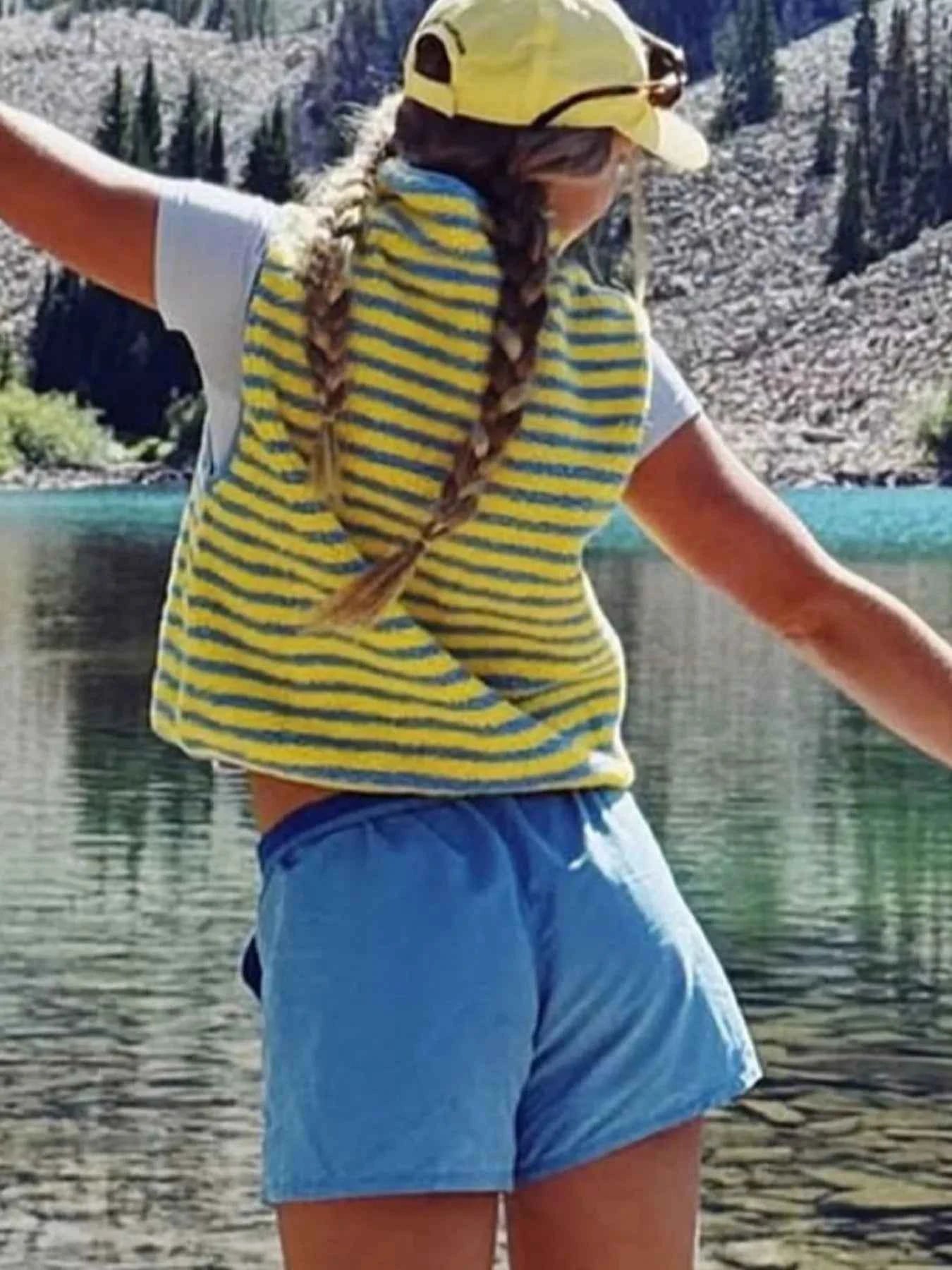 Striped Fleece Zip-Up Vest Coat 776a5258-7bd6-4a5d-b192-f2e48e545a52-Max-Origin