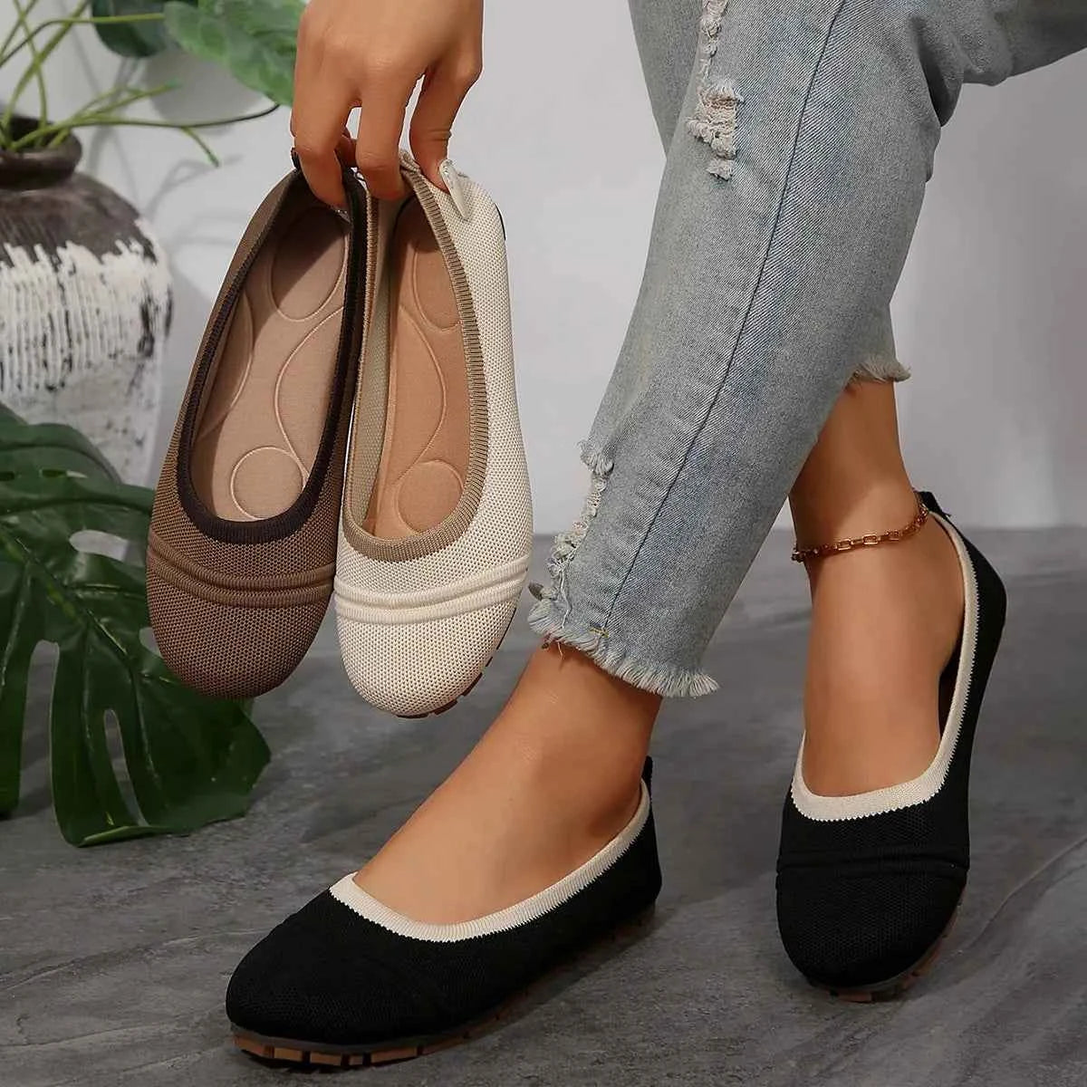 Round Toe Flat Slip-Ons 7784e4a30088475c8ddfa1060a976dad-Max-Origin