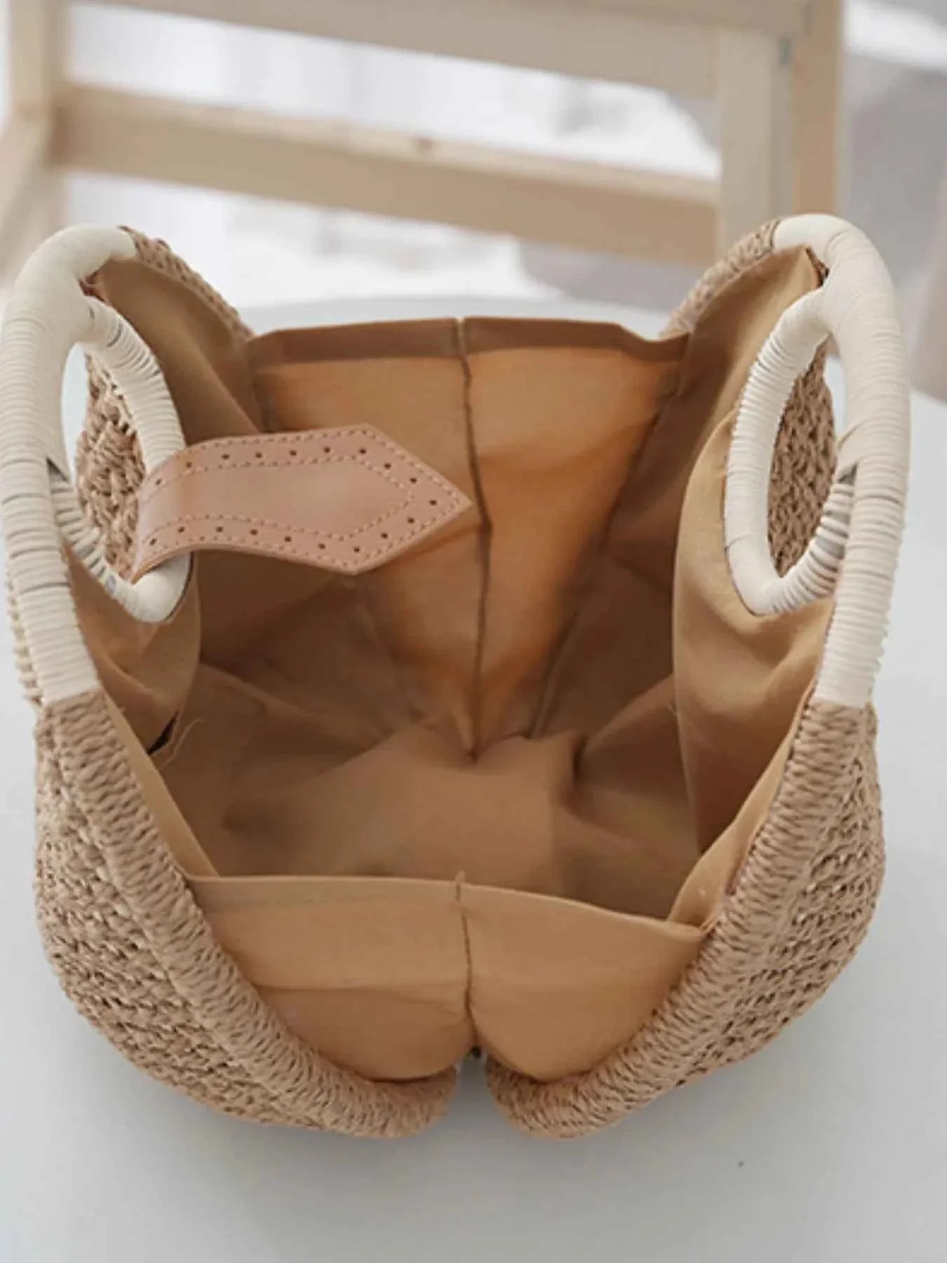 Straw Braided Round Handbag 77ebf539-805c-4229-9d5e-c26e06cb1d8b-Max-Origin