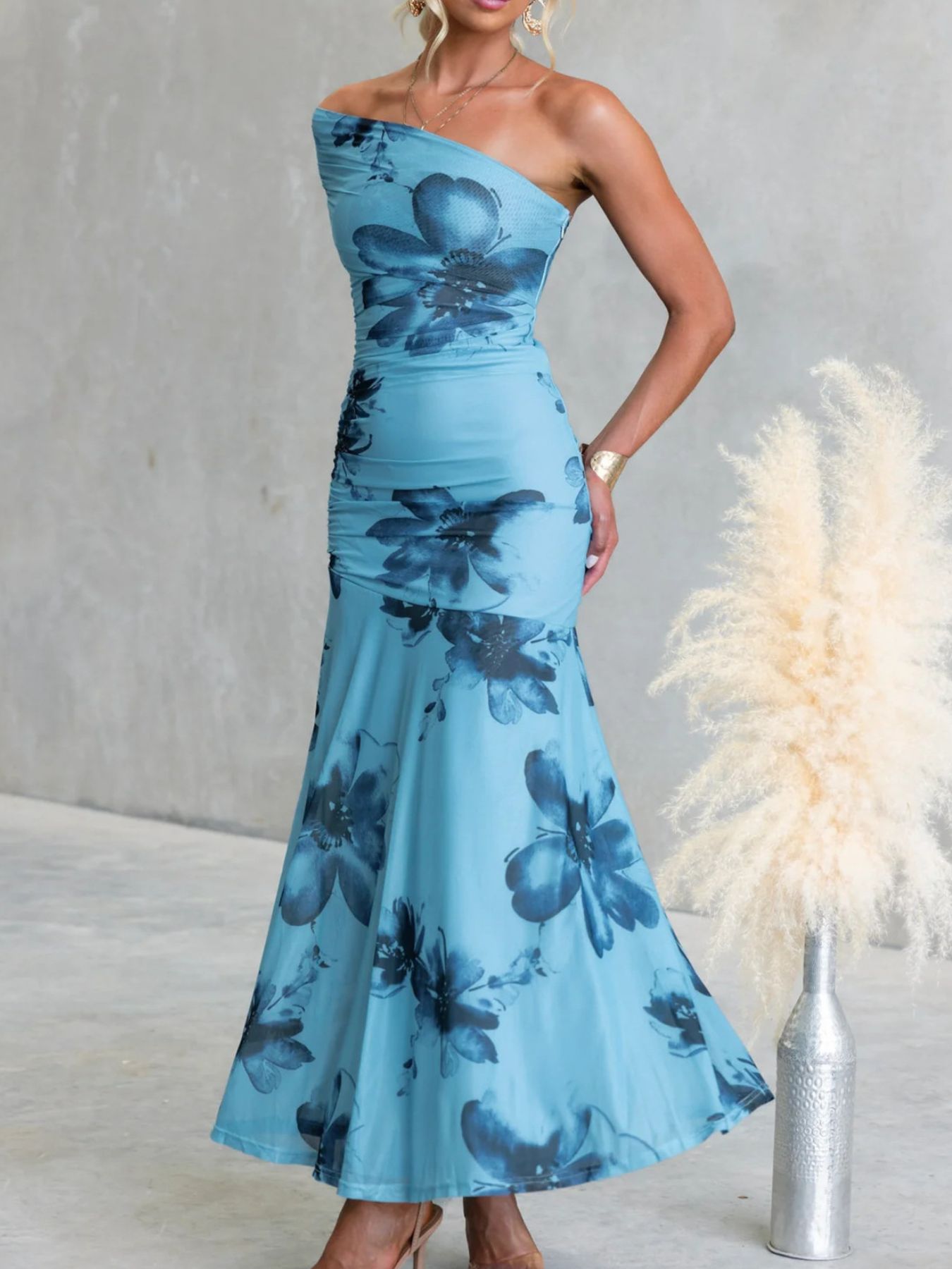 Floral Print One-Shoulder Ruched Maxi Dress 781911f1-1230-49b4-b3a1-02b3015dcd13-Max